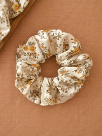 Scrunchie / Honey Petals
