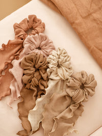 Scrunchie + bow / Pointoille