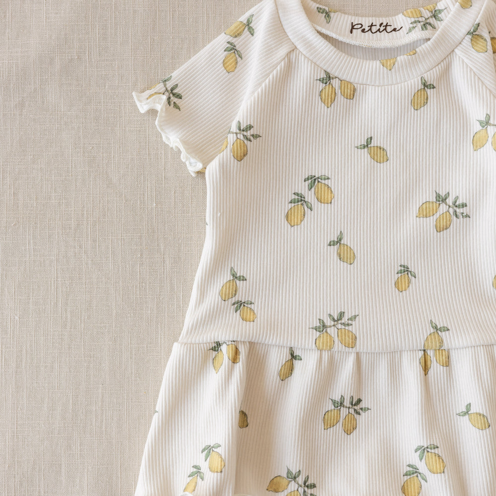 
                      
                        Girly t-shirt dress / lemons
                      
                    