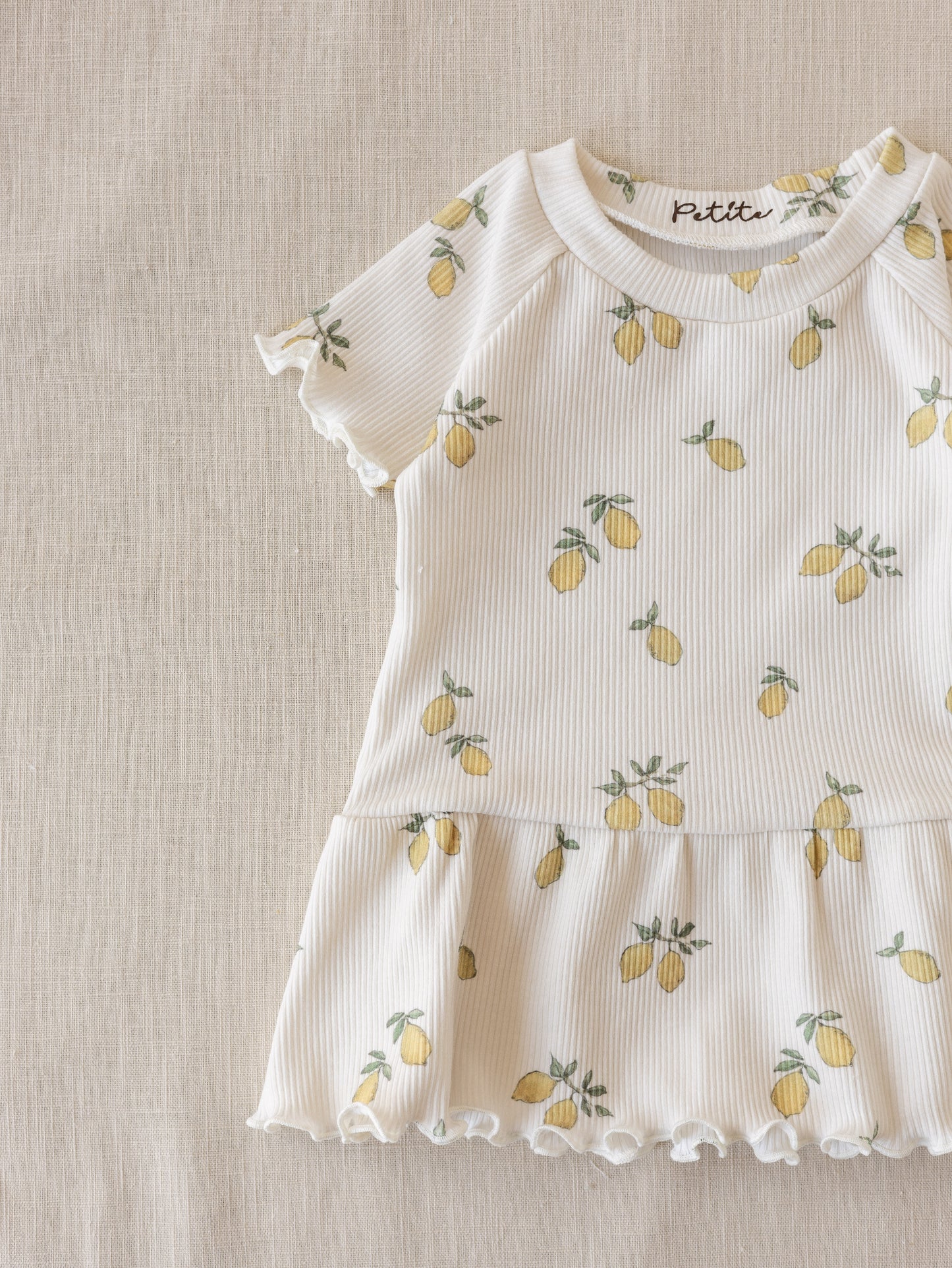 Girly t-shirt dress / lemons