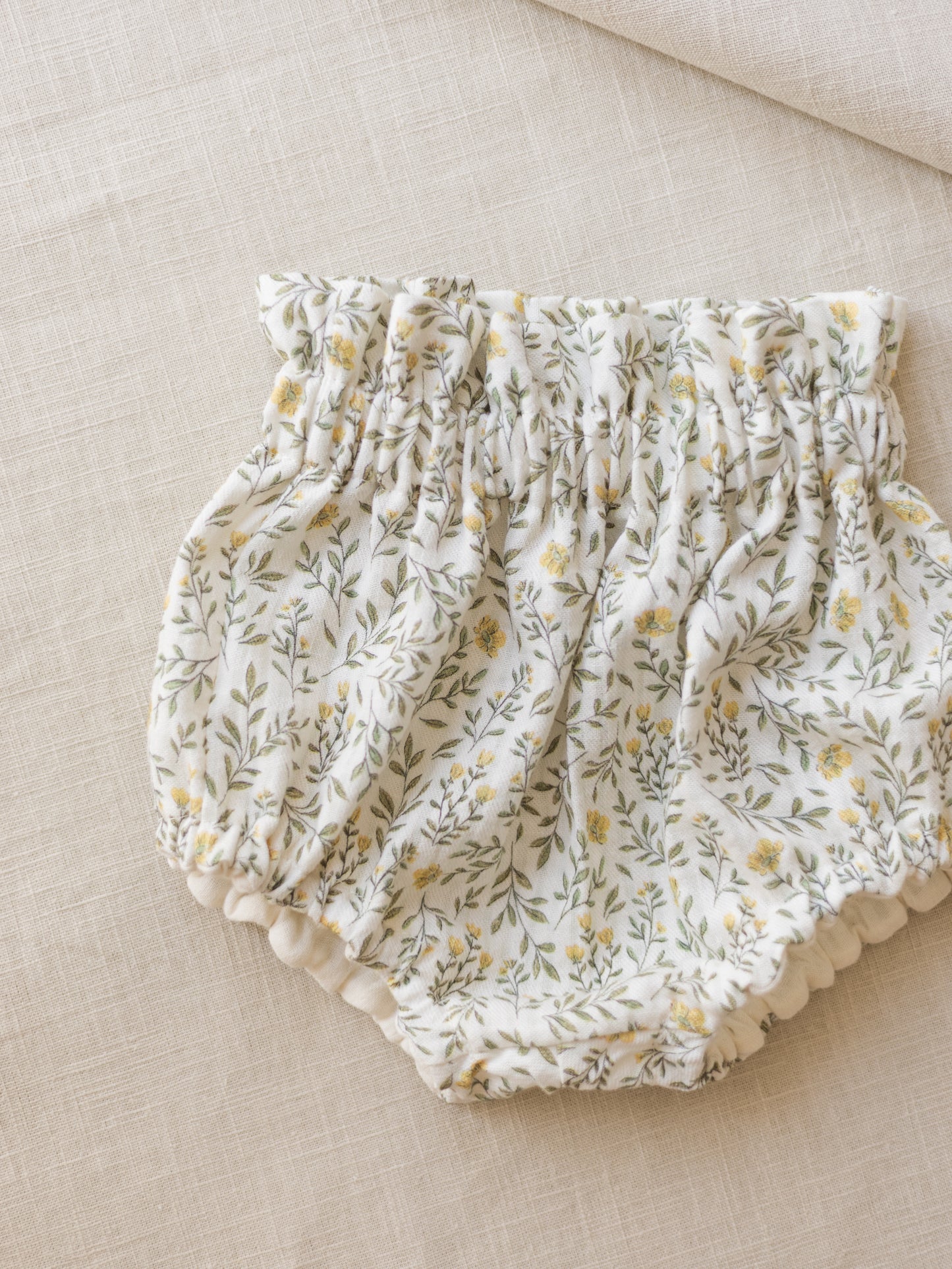 OMEJENA IZDAJA * Baby bloomers / soft branches - yellow