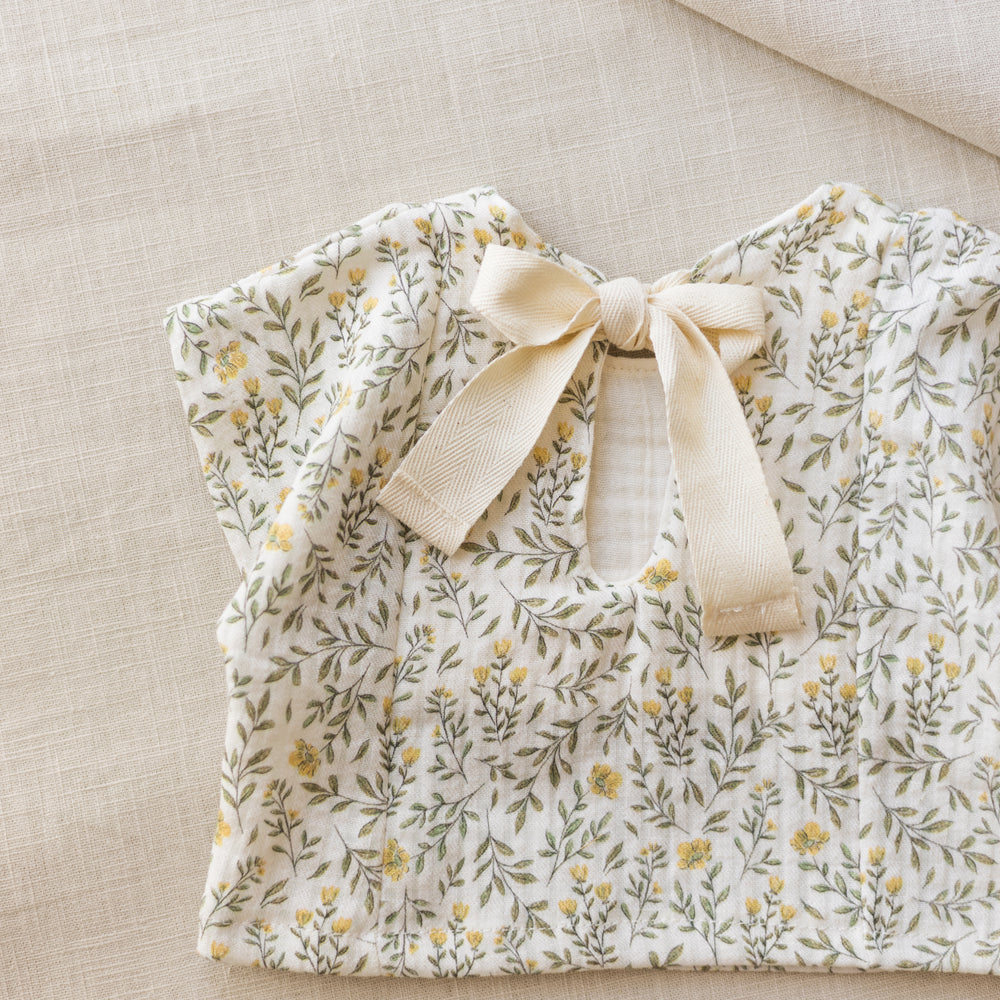 
                      
                        LIMITED EDITION * Muslin top / soft branches - yellow
                      
                    