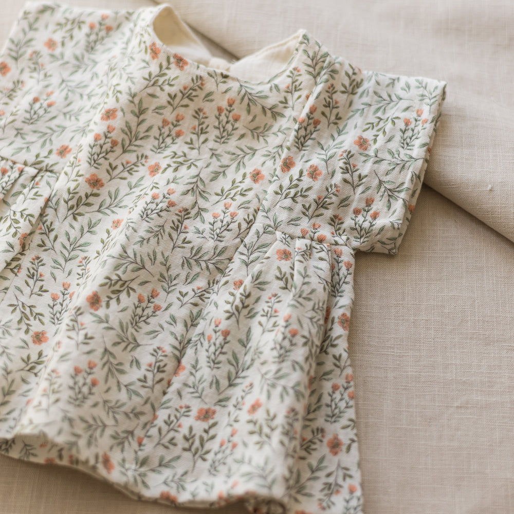 
                      
                        LIMITED EDITION * Malia baby dress / soft branches - rose
                      
                    