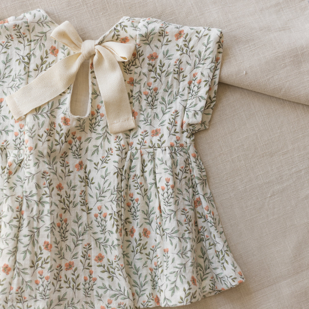 
                      
                        LIMITED EDITION * Malia baby dress / soft branches - rose
                      
                    