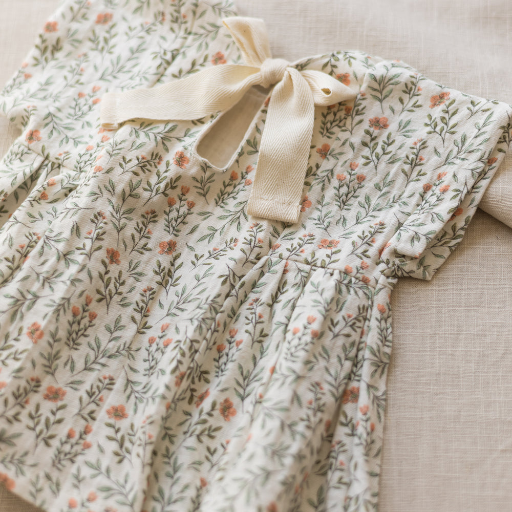 
                      
                        LIMITED EDITION * Malia baby dress / soft branches - rose
                      
                    