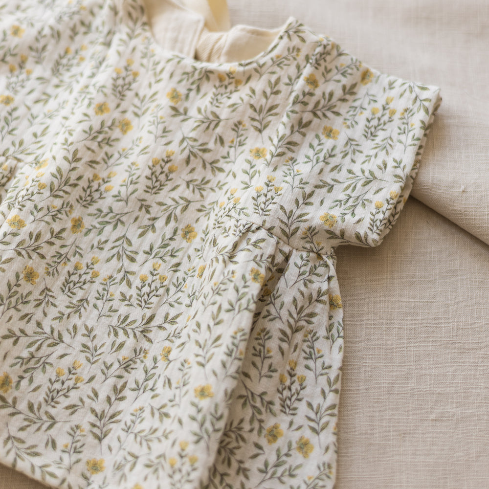 
                      
                        LIMITED EDITION * Malia baby dress / soft branches - yellow
                      
                    