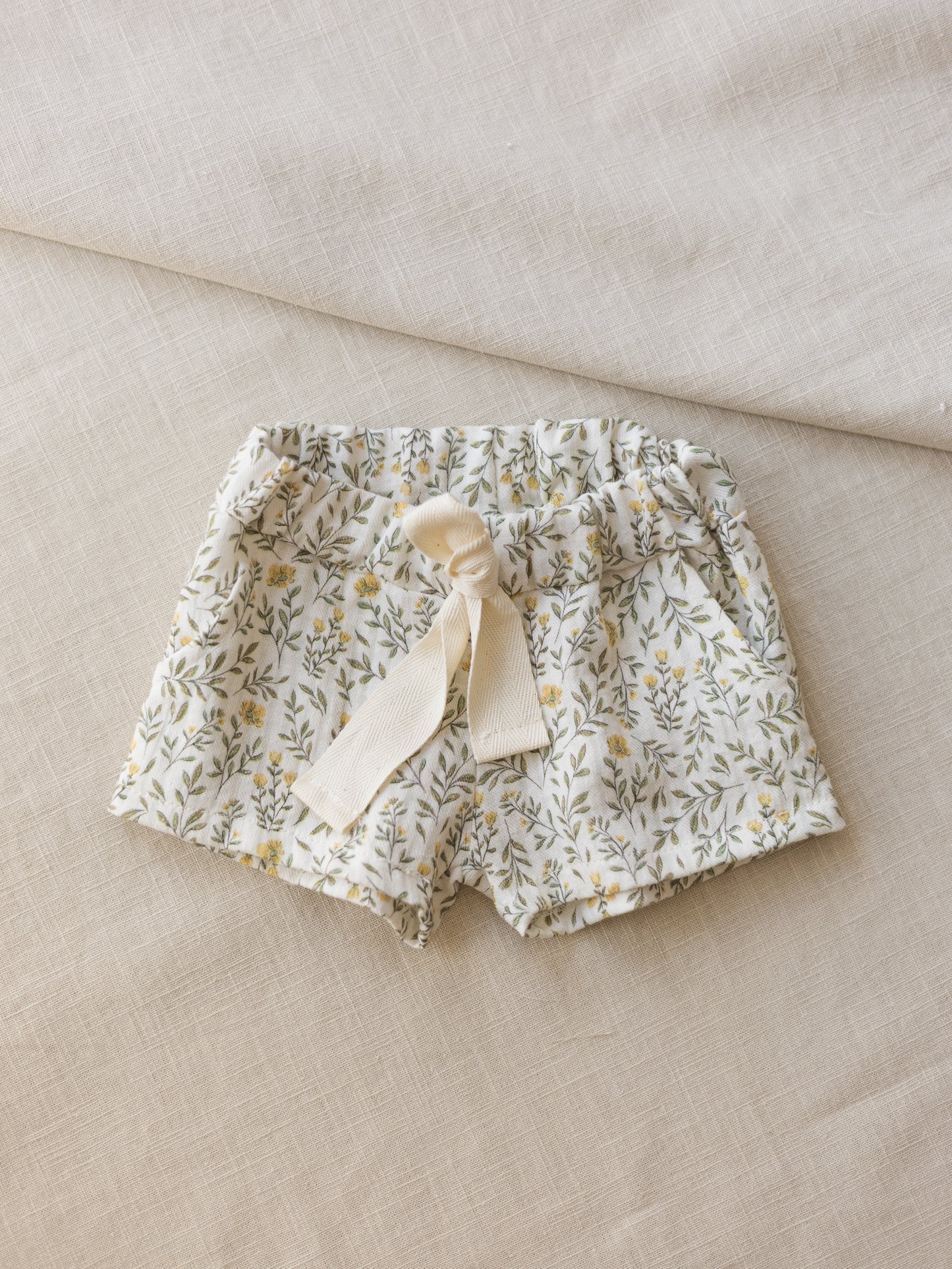 LIMITED EDITION * Muslin shorts / soft branches - yellow