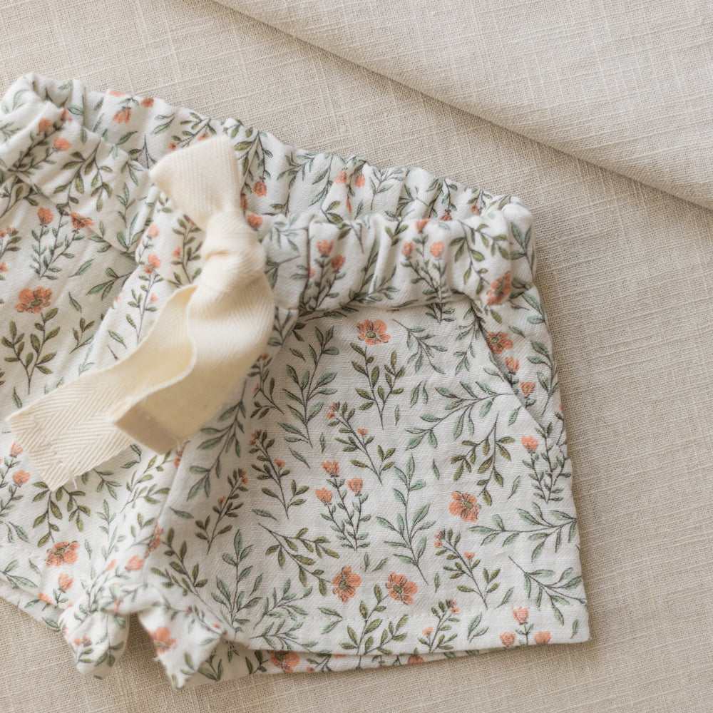 
                      
                        LIMITED EDITION * Muslin shorts / soft branches - rose
                      
                    