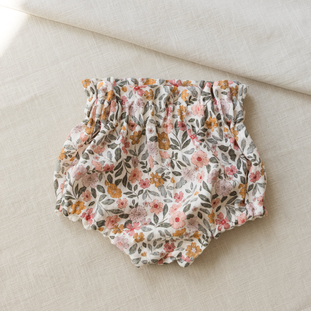 
                      
                        LIMITED EDITION * Baby bloomers / colorful flowers - rose
                      
                    