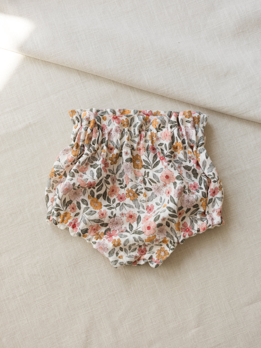 LIMITED EDITION * Baby bloomers / colorful flowers - rose