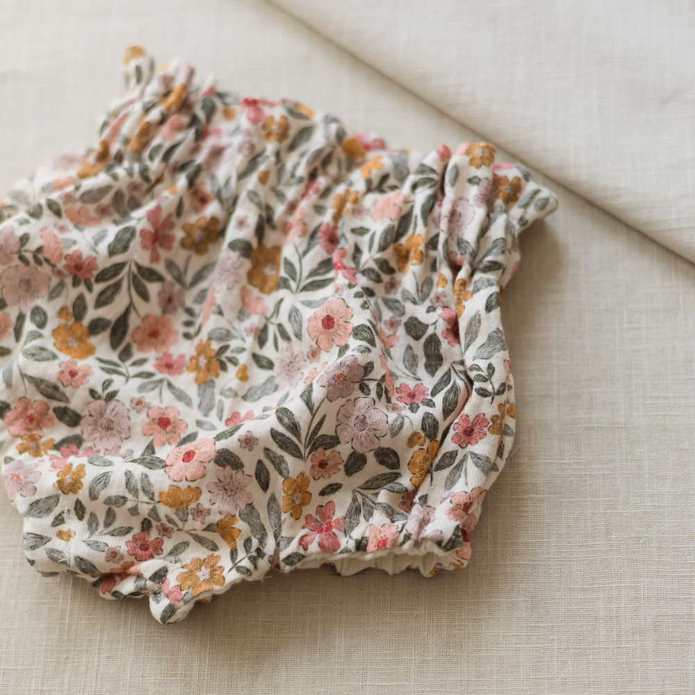 
                      
                        LIMITED EDITION * Baby bloomers / colorful flowers - rose
                      
                    