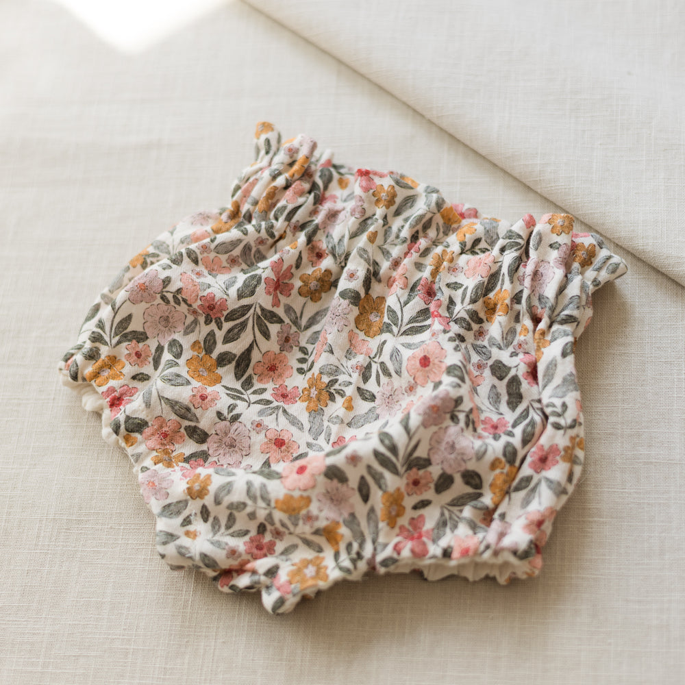 
                      
                        LIMITED EDITION * Baby bloomers / colorful flowers - rose
                      
                    