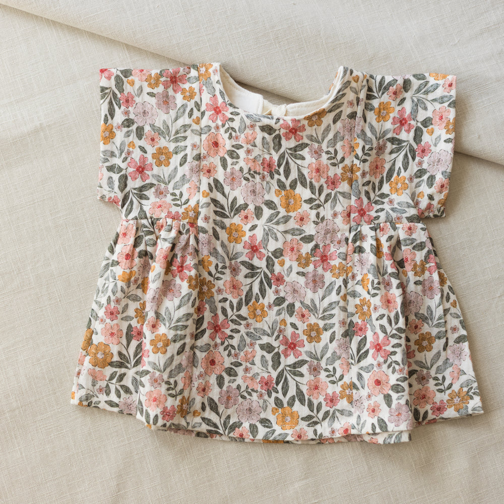 
                      
                        LIMITED EDITION * Malia baby dress / colorful flowers - rose
                      
                    