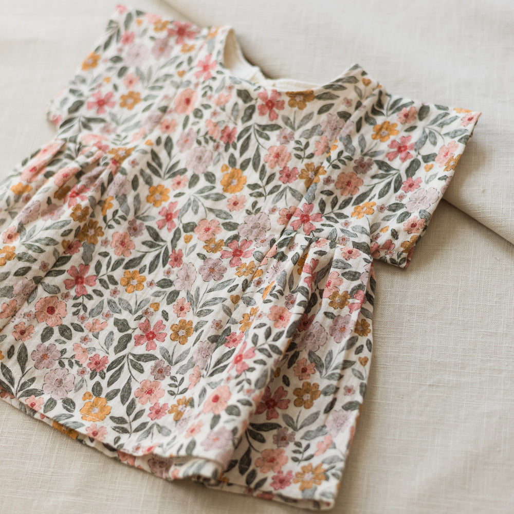 
                      
                        LIMITED EDITION * Malia baby dress / colorful flowers - rose
                      
                    