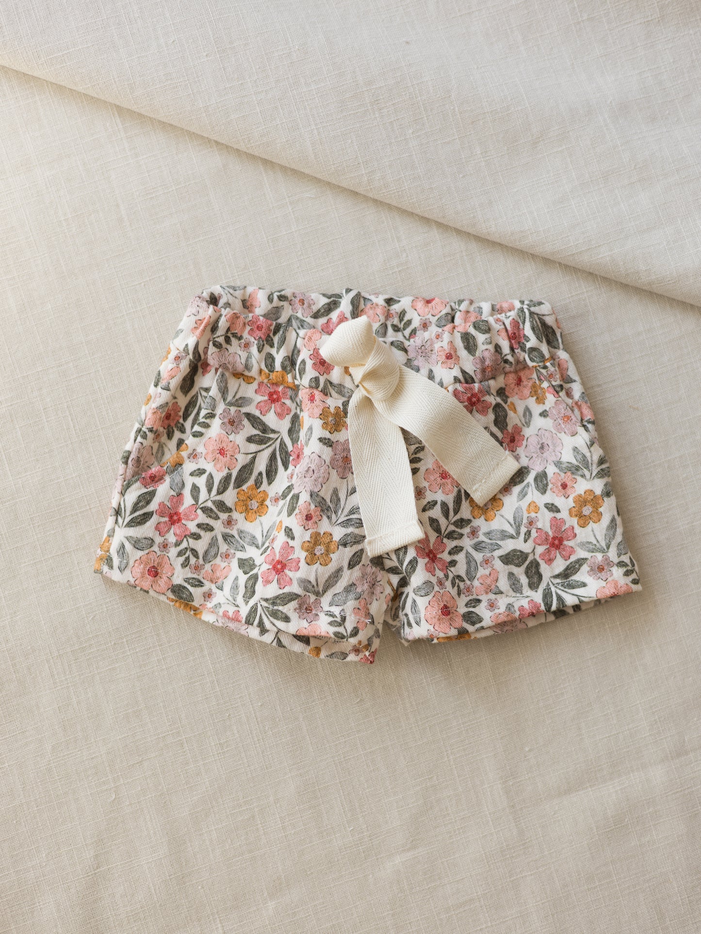 LIMITED EDITION * Muslin shorts / colorful flowers - rose