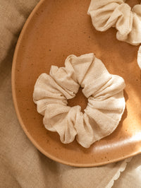Scrunchie / Delicate Vintage Embroidery