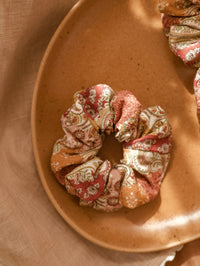 Scrunchie / Floral Paisely