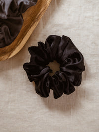 Wide Scrunchie / Silk - Black