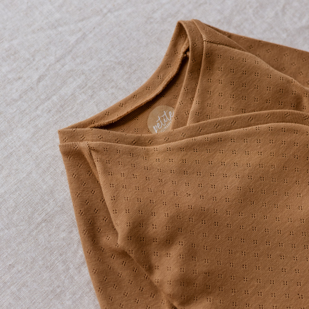 Newborn Wrap Top / Caramel Pointoille .