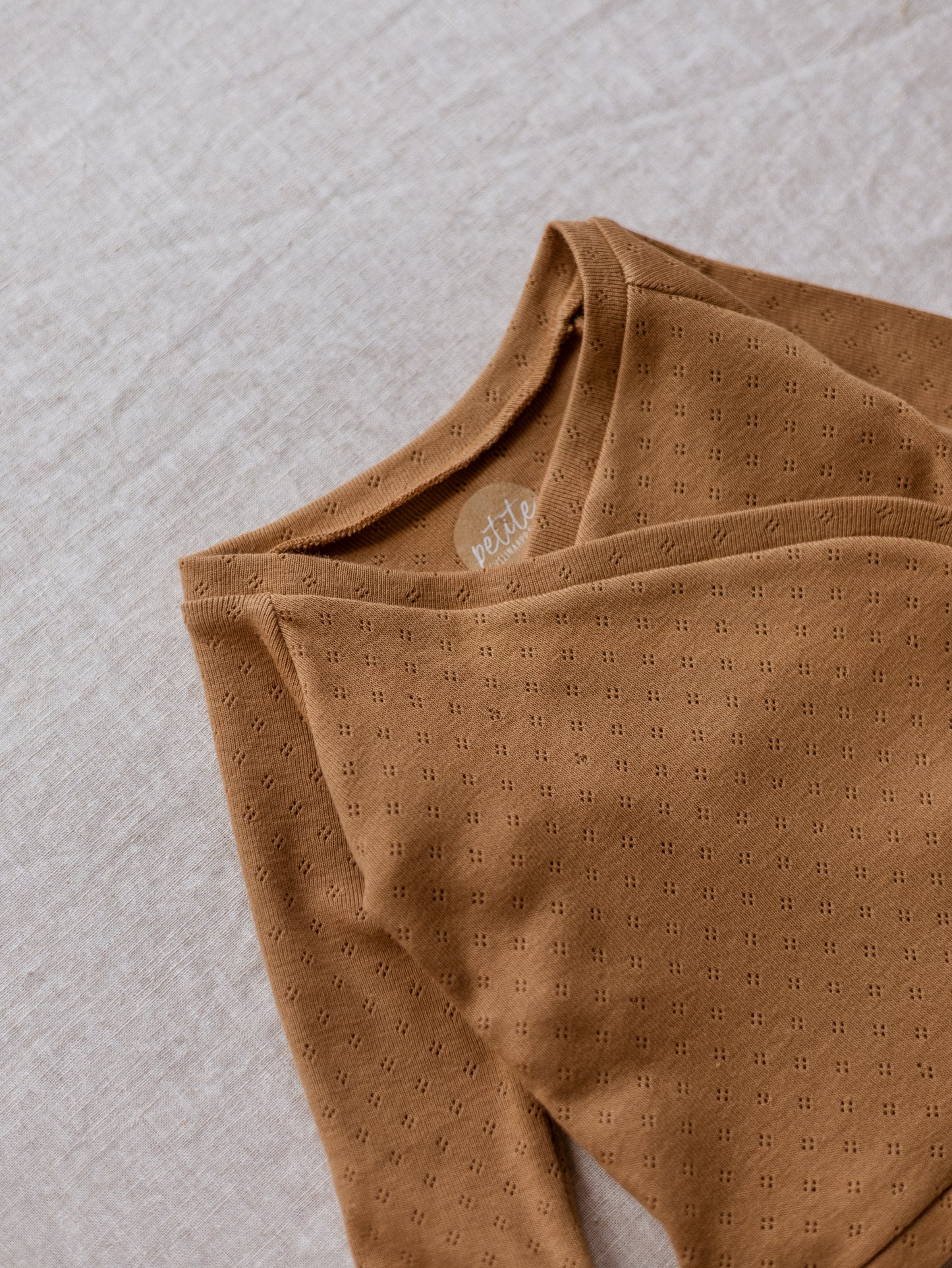 Newborn Wrap Top / Caramel Pointoille .