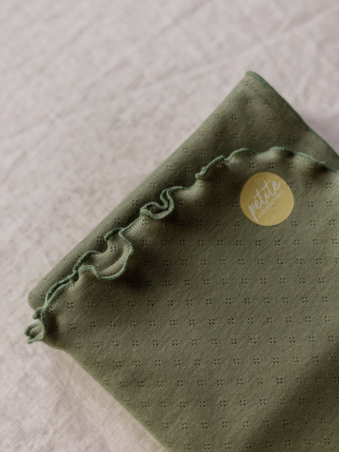 Baby swaddle / Pointoille - Olive .