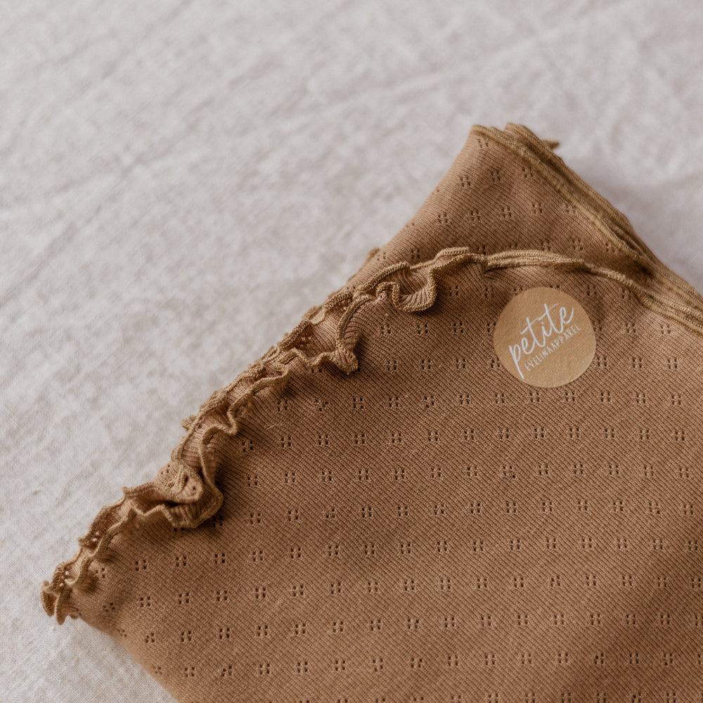 
                      
                        Baby swaddle / Pointoille - Cacao .
                      
                    