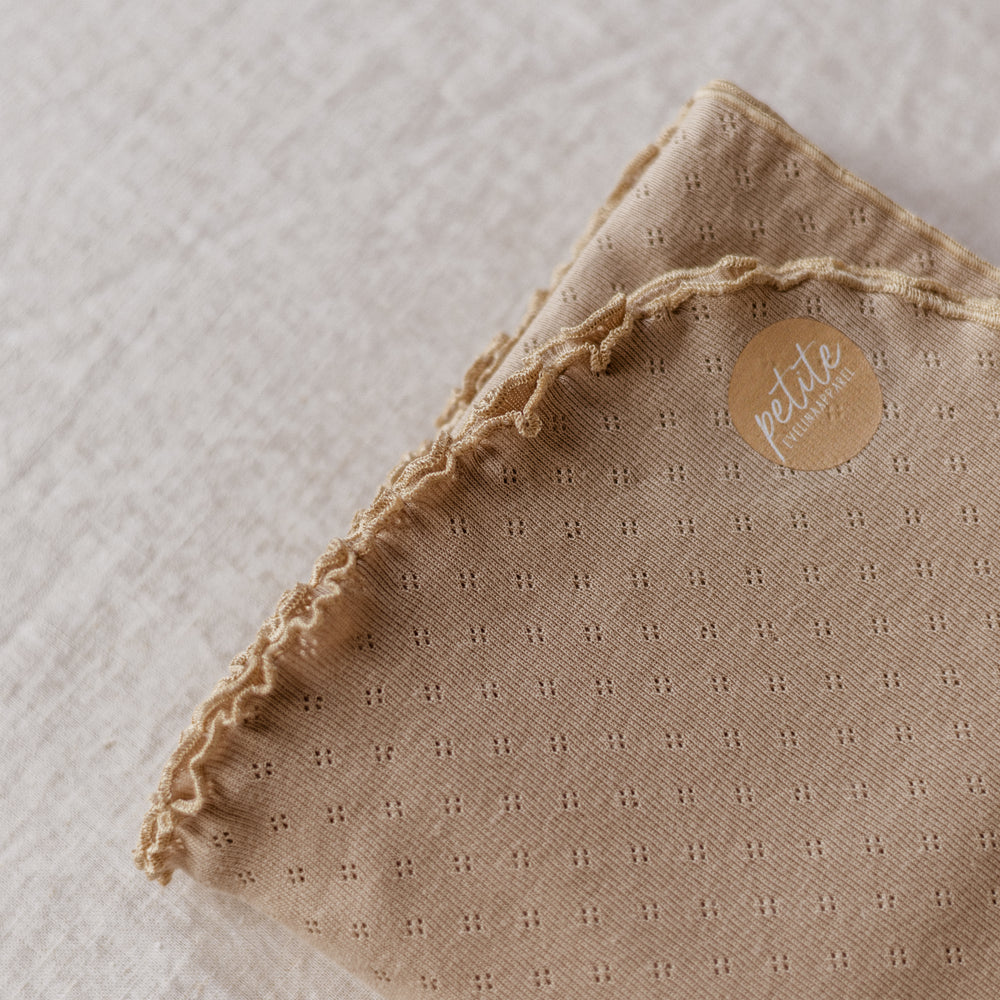 
                      
                        Baby swaddle / Pointoille - Beige .
                      
                    