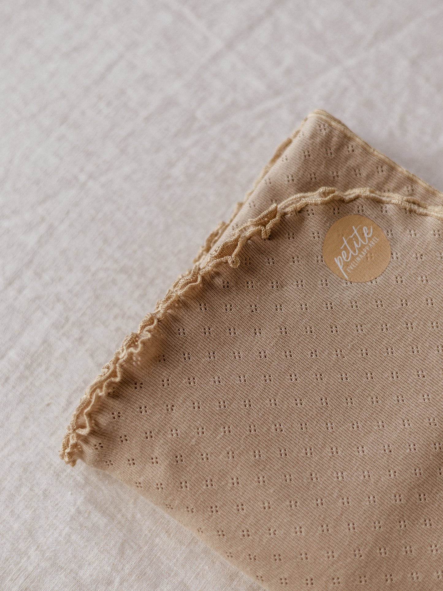 Baby swaddle / Pointoille - Beige .