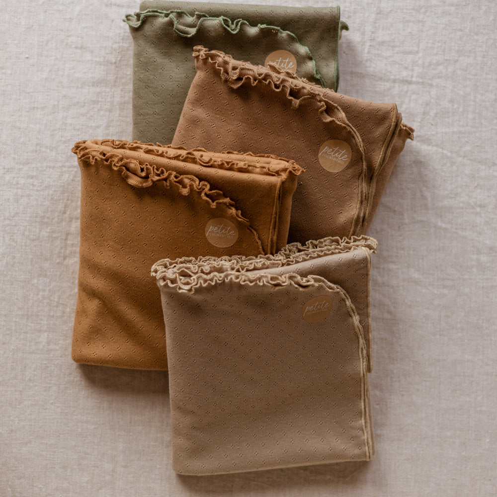 
                      
                        Baby swaddle / Pointoille - Olive .
                      
                    