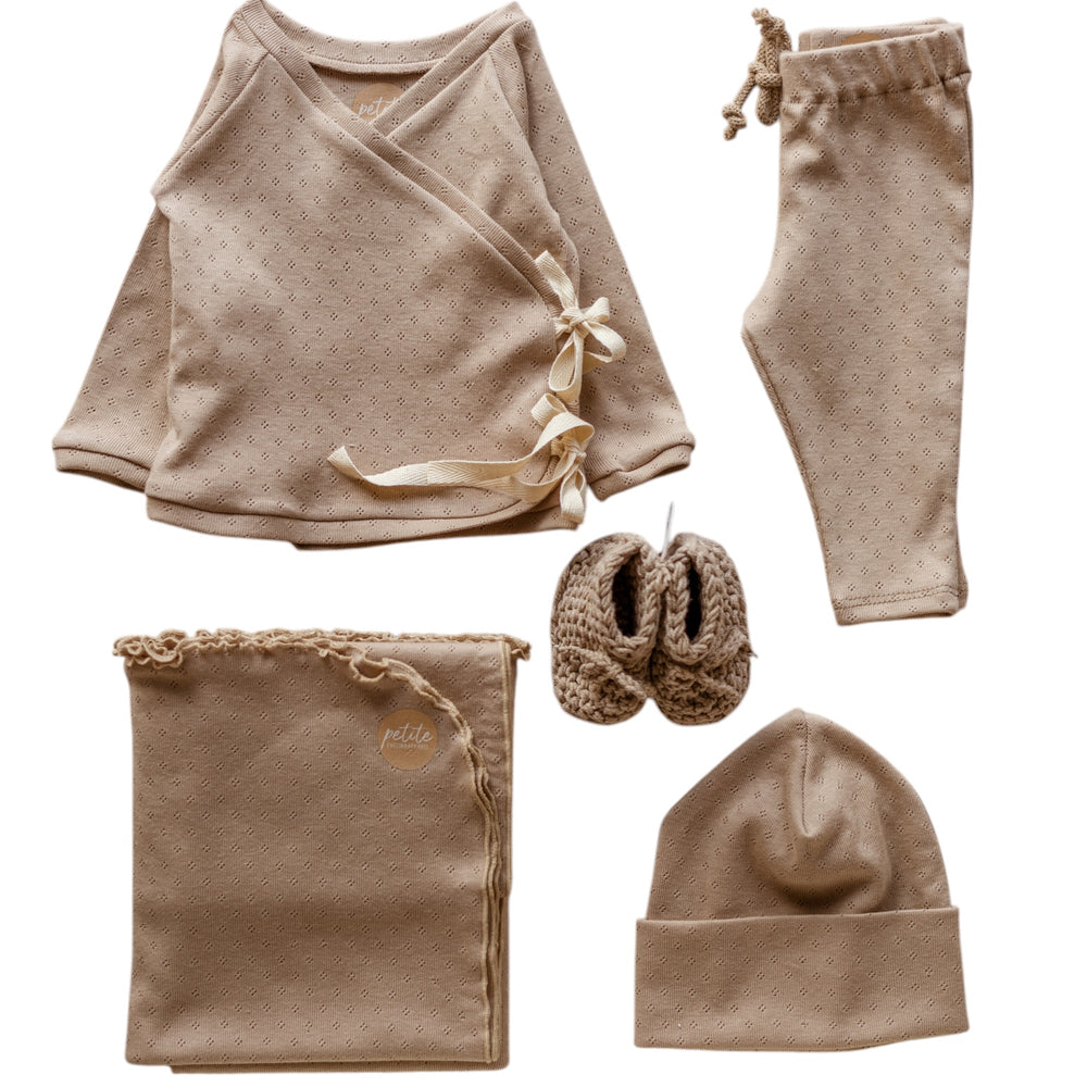 
                      
                        Newborn Set / Beige Pointoille
                      
                    