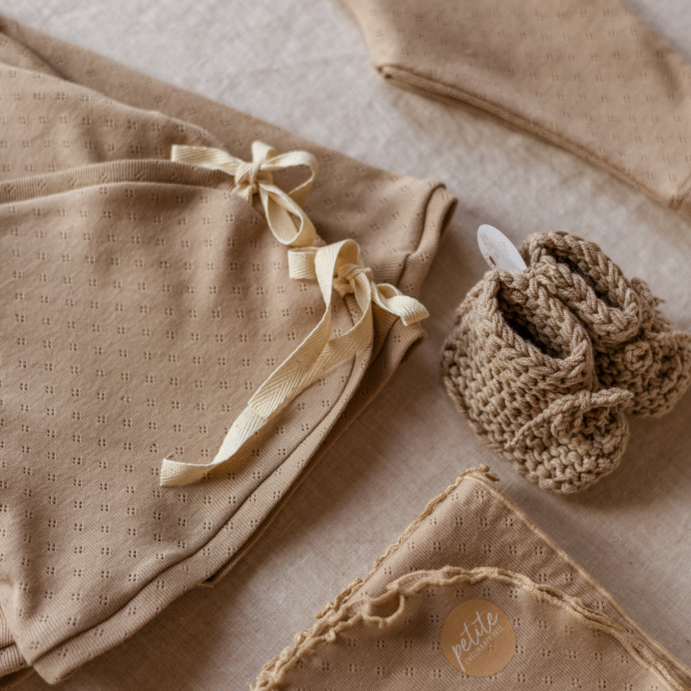 
                      
                        Newborn Set / Beige Pointoille
                      
                    