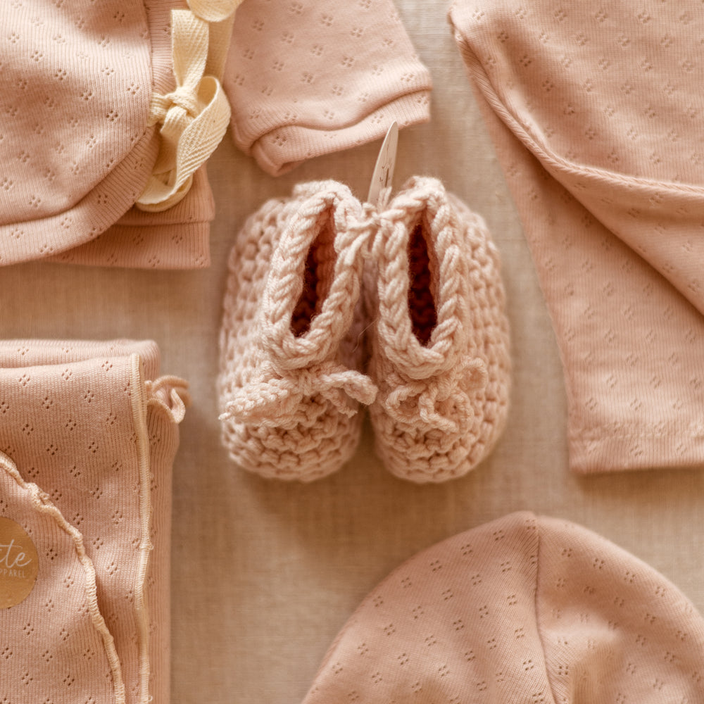 
                      
                        Newborn Set / Blush Pointoille
                      
                    