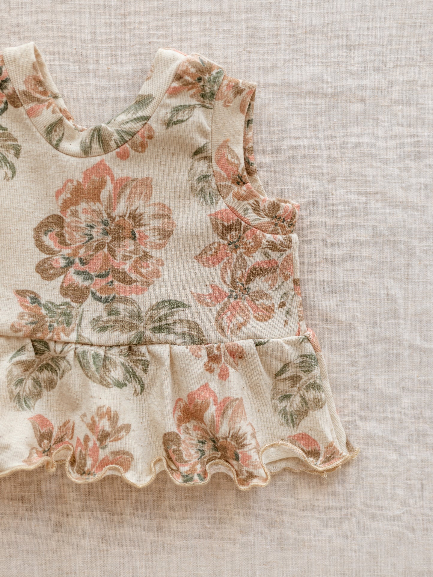 Ruffle top / Linen Floral Rose