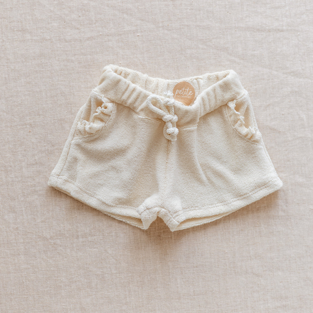 
                      
                        Terry shorts / Ruffles & Milk Terry
                      
                    