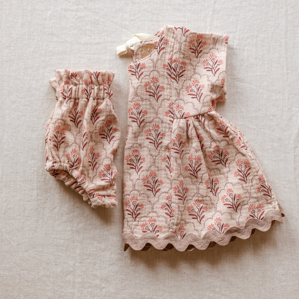
                      
                        Baby bloomers / Vintage Florals
                      
                    