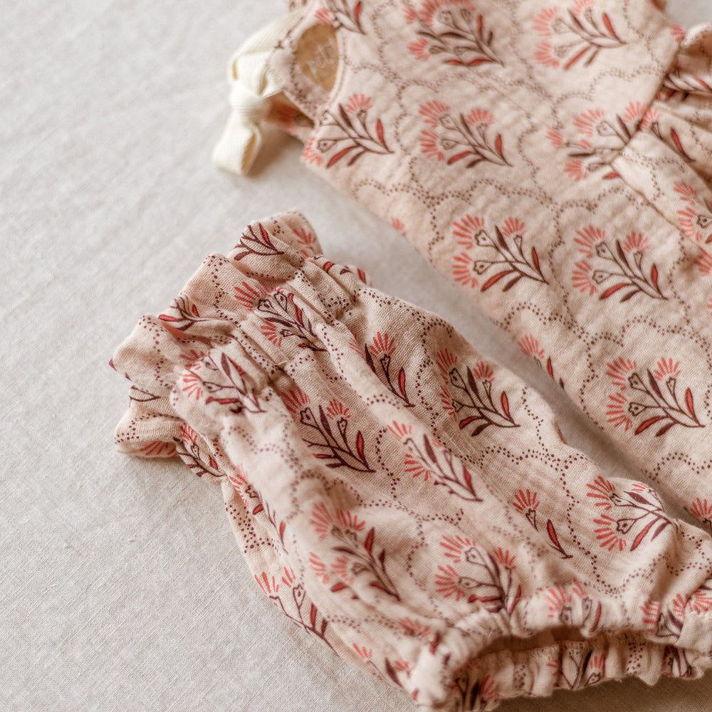 
                      
                        Malia dress / Vintage florals
                      
                    