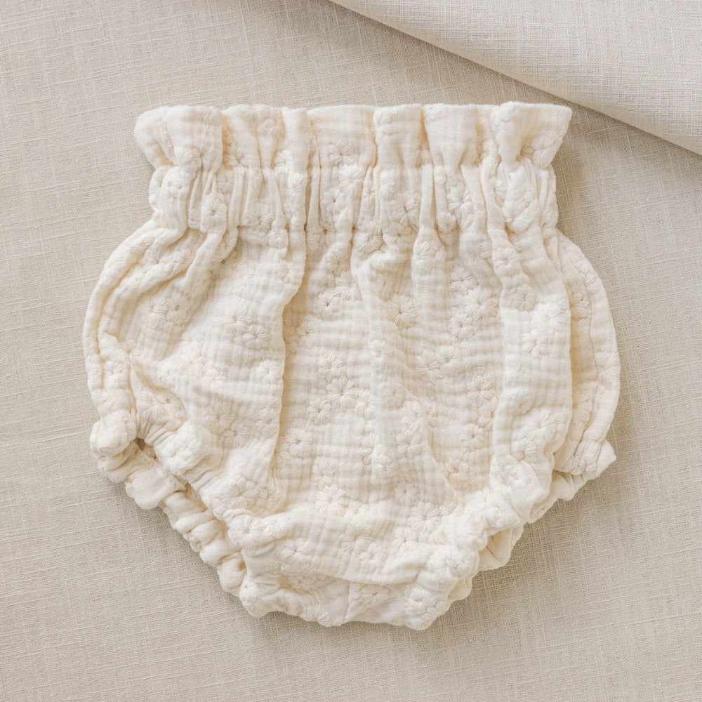 
                      
                        Baby bloomers / embroidered flowers ecru
                      
                    