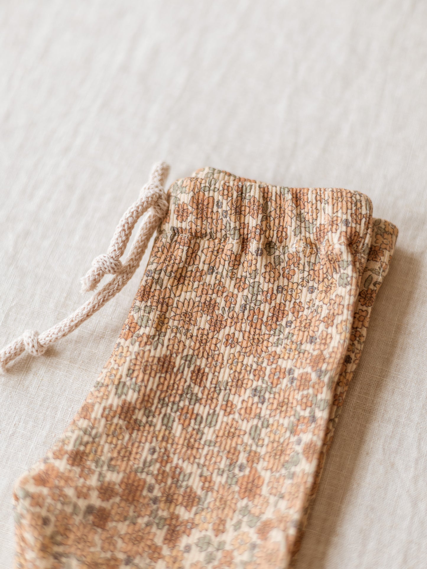 Rebraste pajkice / Tiny Floral - Powder