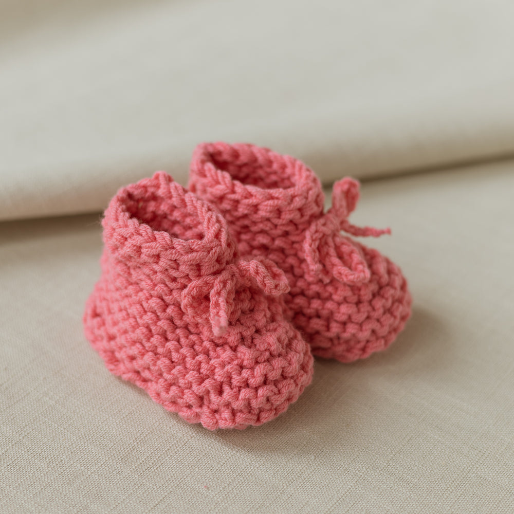 
                      
                        Baby booties / bubblegum
                      
                    