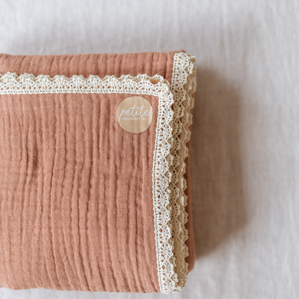 
                      
                        Tetra plenička / Troslojni muslin - Peach
                      
                    