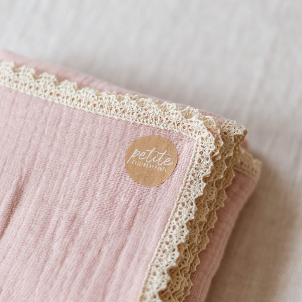 
                      
                        Tetra plenička / Troslojni muslin - Blush
                      
                    
