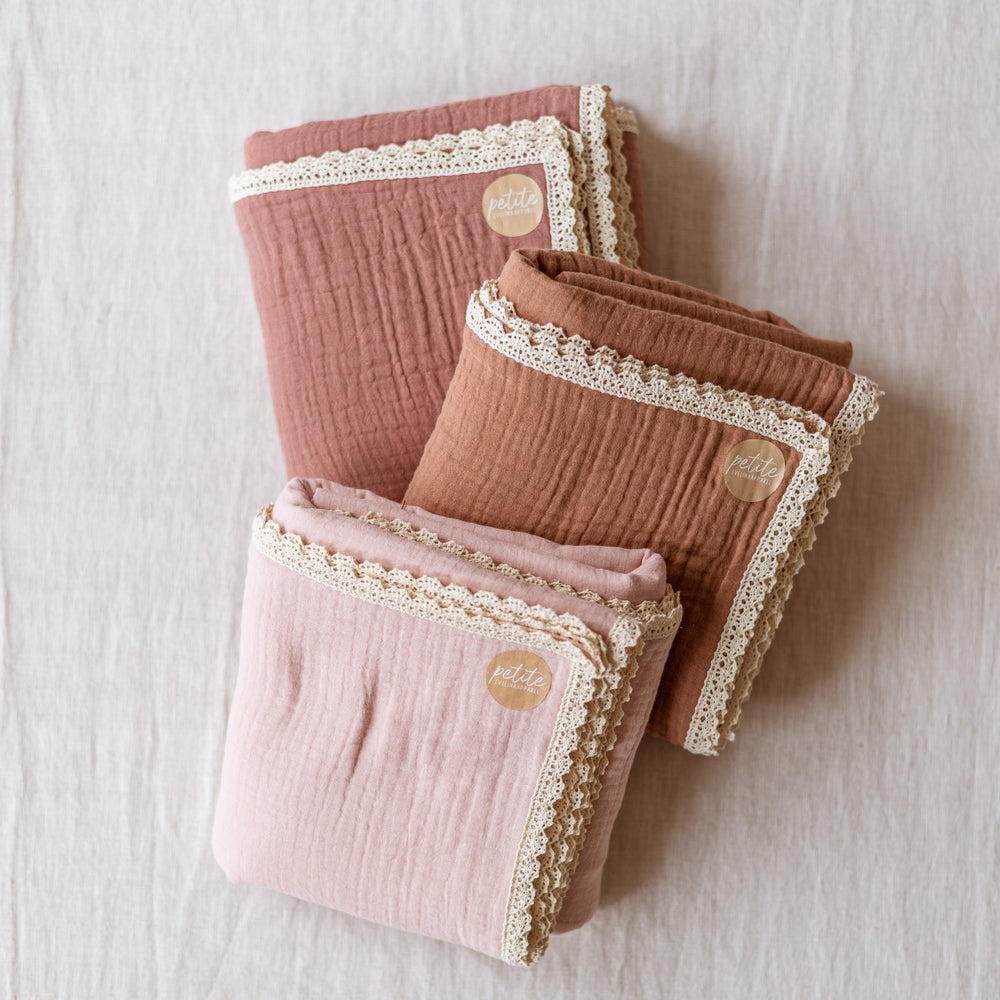 
                      
                        Tetra plenička / Troslojni muslin - Blush
                      
                    