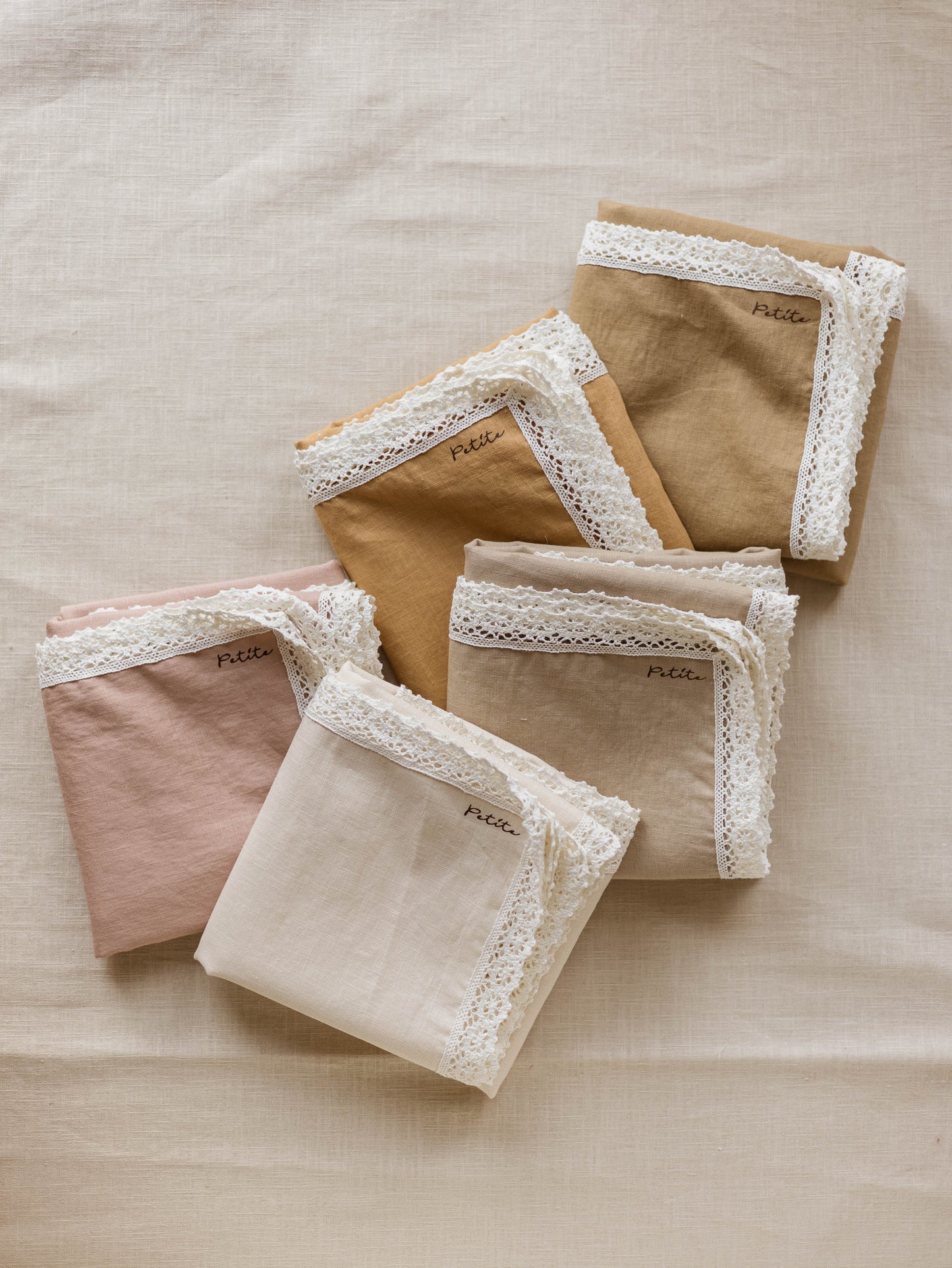 Linen swaddle / Lace