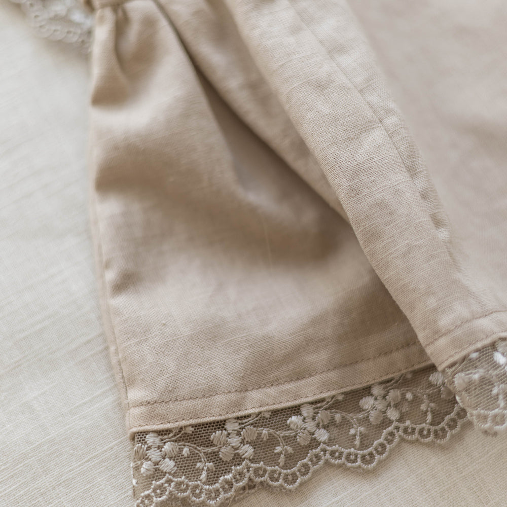 
                      
                        Malia dress / Linen + Lace / Beige
                      
                    