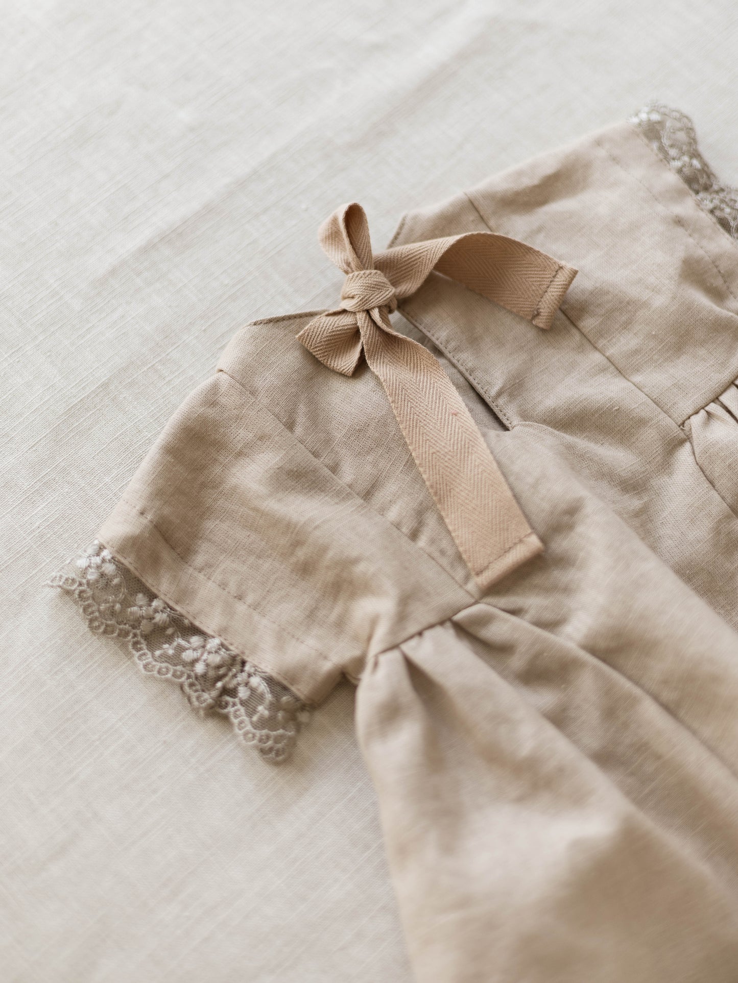 Malia dress / Linen + Lace / Beige