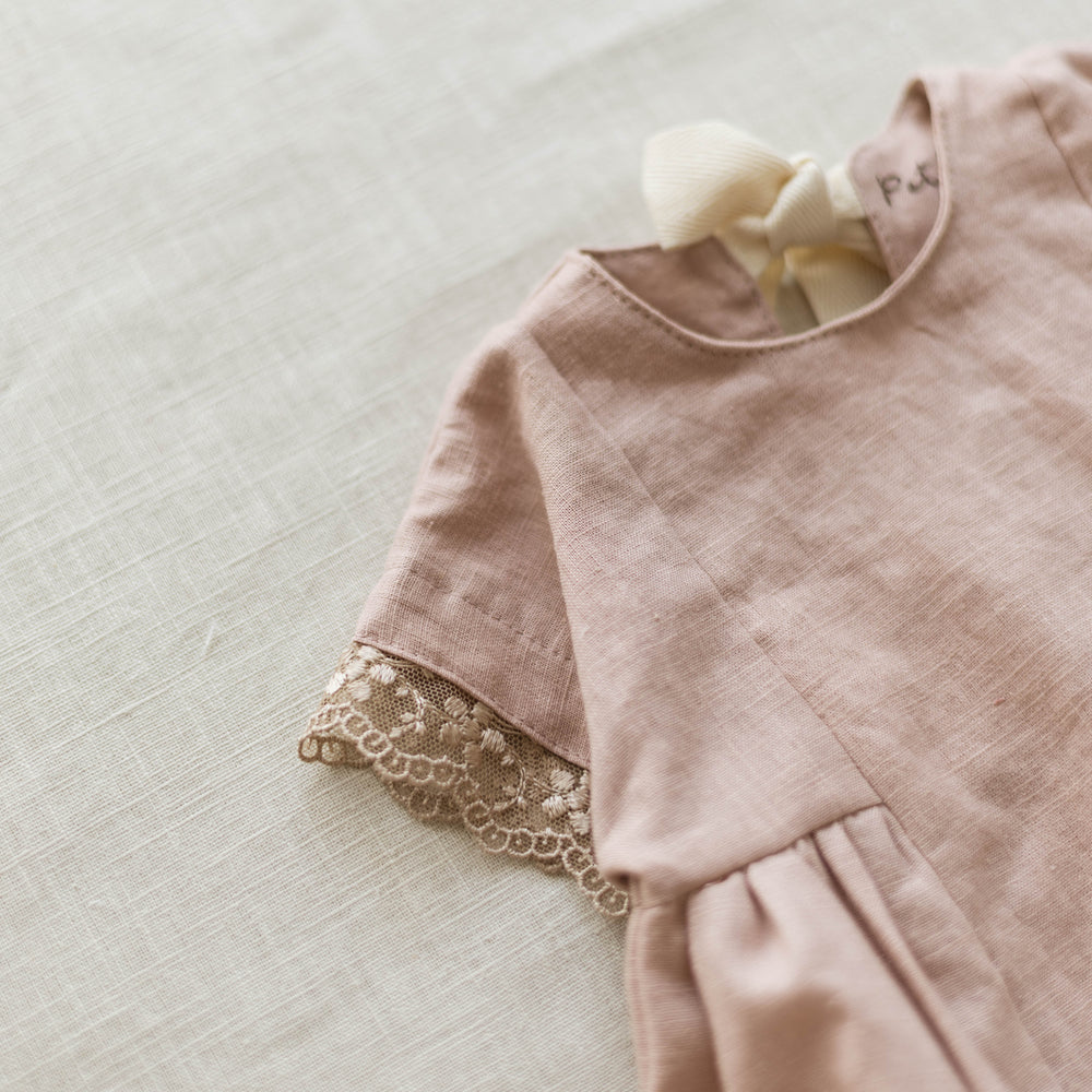 
                      
                        Malia dress / Linen + Lace / Blush
                      
                    