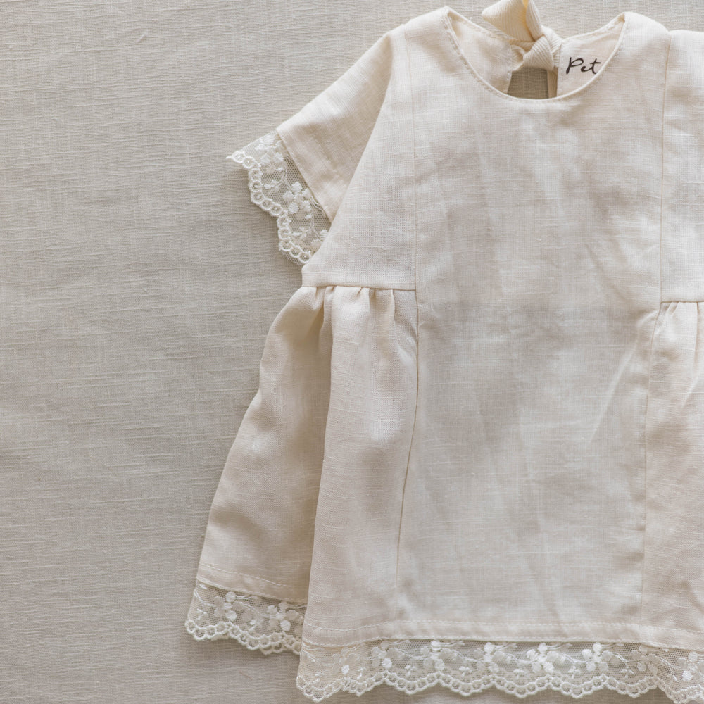 
                      
                        Malia dress / Linen + Lace / Milk
                      
                    