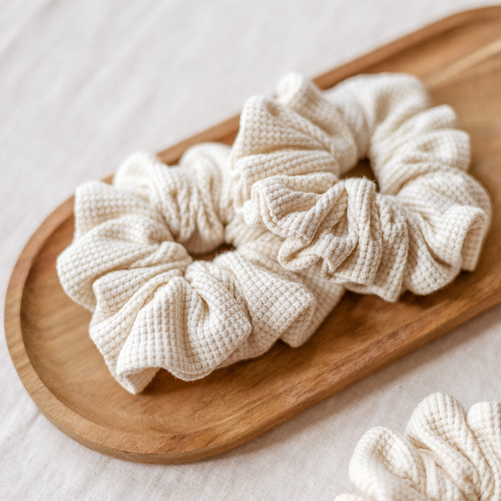 
                      
                        Wide Scrunchie / Linen Waffle
                      
                    