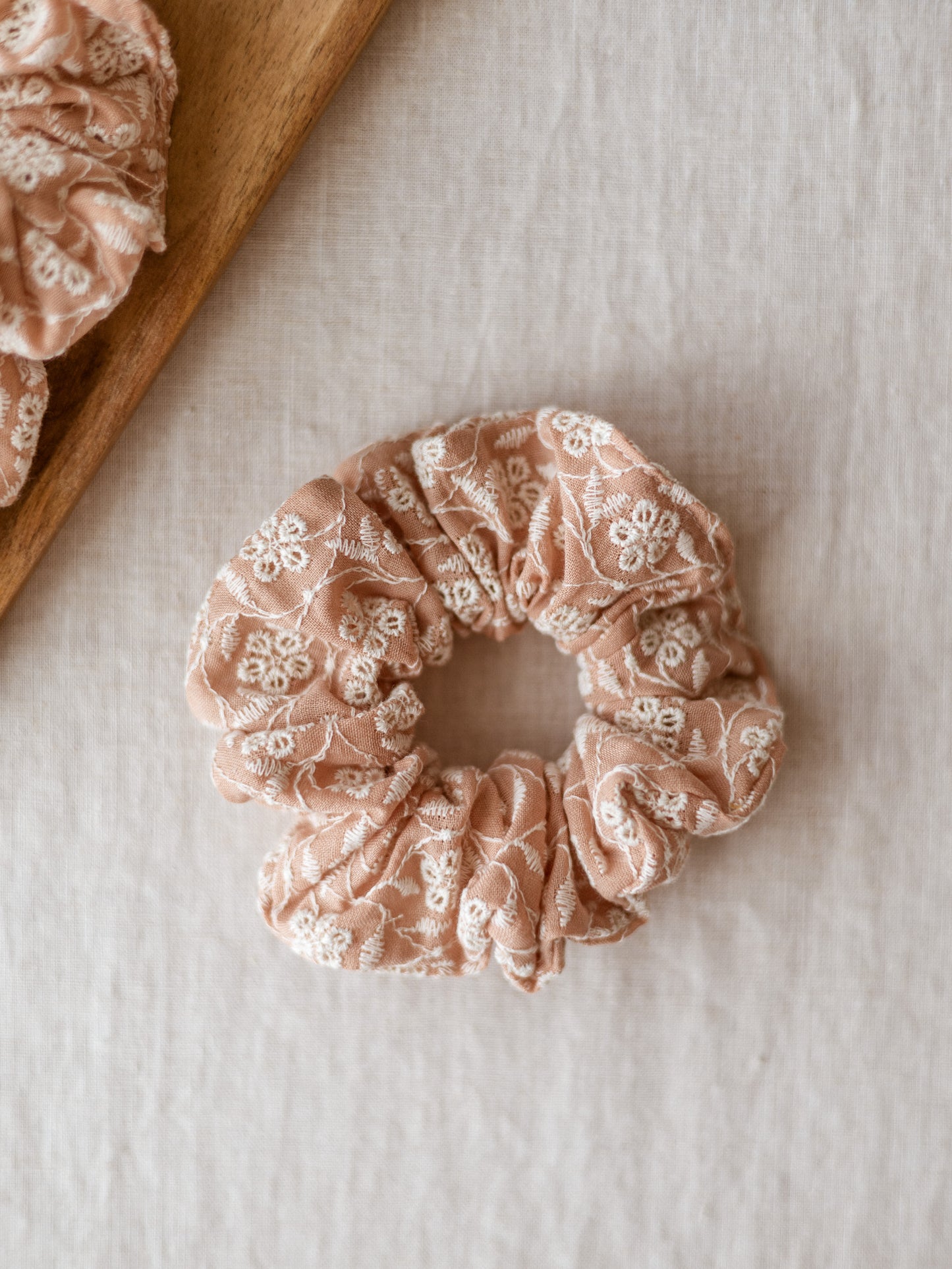 Wide Scrunchie / Terrarossa Embroidery