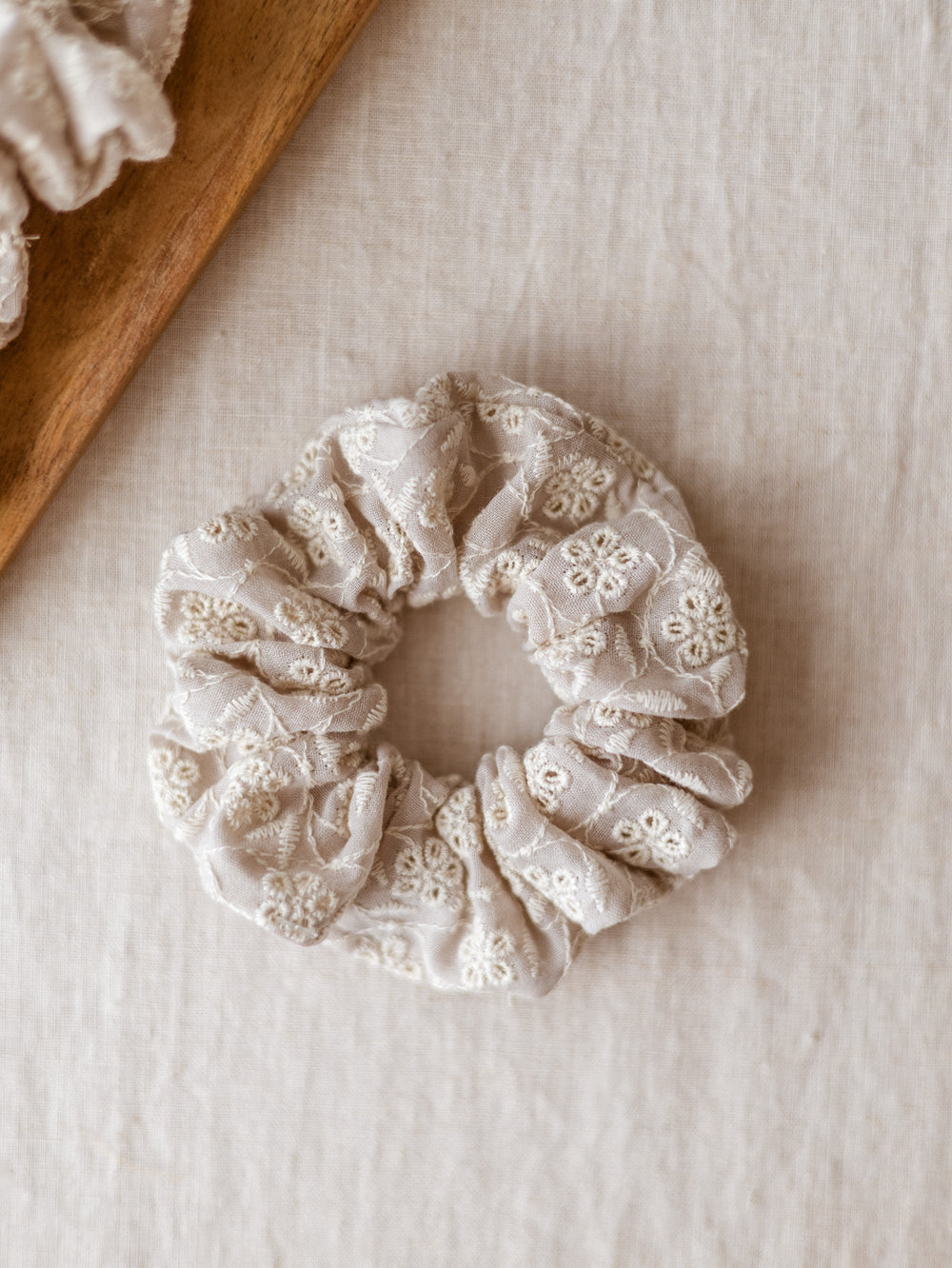 Wide Scrunchie / Sand Embroidery